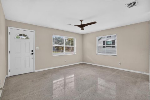 Villa ou maison à louer à Gulfport, Floride: 2 chambres, 77.29 m2 № 2410422 - photo 4