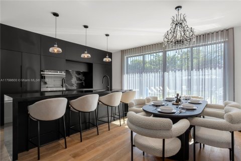 Снять в аренду таунхаус в Майами, Флорида 4 спальни, 161.65м2, № 1959451 - фото 9