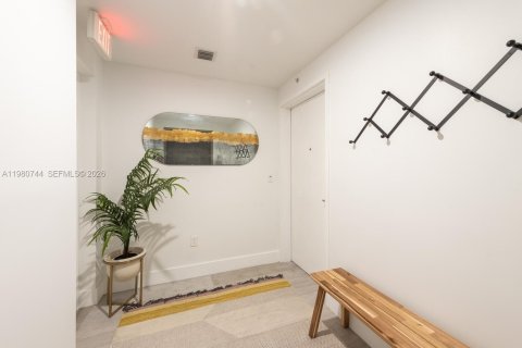 Condo in North Miami Beach, Florida, 2 bedrooms  № 2080312 - photo 22