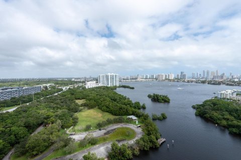 Condo in North Miami Beach, Florida, 2 bedrooms  № 2080312 - photo 26