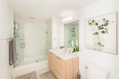 Condo in North Miami Beach, Florida, 2 bedrooms  № 2080312 - photo 15
