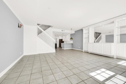 Townhouse in Jupiter, Florida 3 bedrooms, 149.67 sq.m. № 2086477 - photo 2