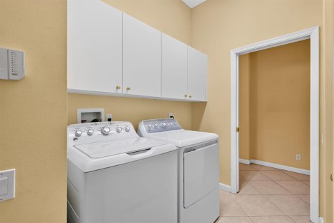 House in Port St. Lucie, Florida 2 bedrooms, 191.01 sq.m. № 2327534 - photo 28