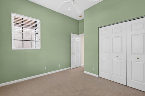House in Port St. Lucie, Florida 2 bedrooms, 191.01 sq.m. № 2327534 - photo 24