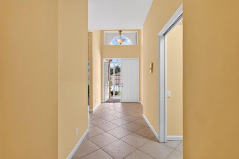 House in Port St. Lucie, Florida 2 bedrooms, 191.01 sq.m. № 2327534 - photo 4