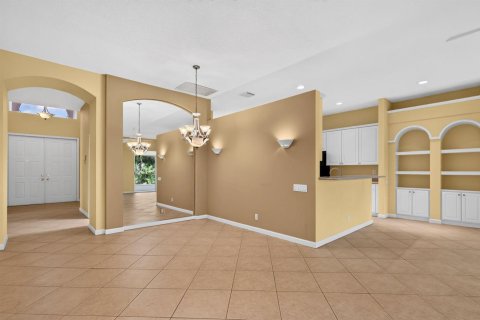 House in Port St. Lucie, Florida 2 bedrooms, 191.01 sq.m. № 2327534 - photo 9