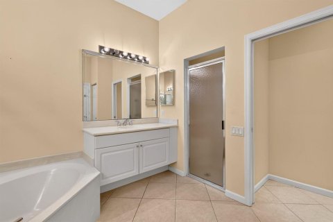 House in Port St. Lucie, Florida 2 bedrooms, 191.01 sq.m. № 2327534 - photo 22