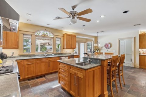 Villa ou maison à vendre à Orlando, Floride: 4 chambres, 393.91 m2 № 1774098 - photo 8