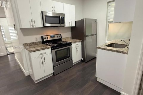 Propiedad comercial en venta en Miami, Florida № 2028155 - foto 19