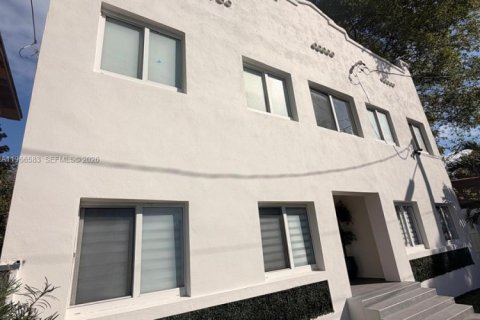 Propiedad comercial en venta en Miami, Florida № 2028155 - foto 2