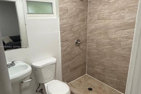 Propiedad comercial en venta en Miami, Florida № 2028155 - foto 20