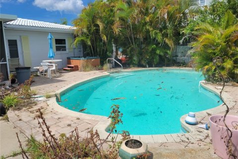 House in Madeira Beach, Florida 3 bedrooms, 145.3 sq.m. № 707167 - photo 12