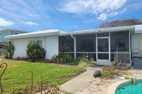 House in Madeira Beach, Florida 3 bedrooms, 145.3 sq.m. № 707167 - photo 6