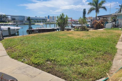 House in Madeira Beach, Florida 3 bedrooms, 145.3 sq.m. № 707167 - photo 3