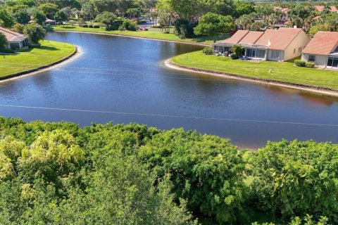 House in Delray Beach, Florida 3 bedrooms, 137.5 sq.m. № 1104352 - photo 1