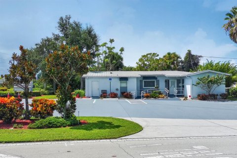 Commercial property in Stuart, Florida № 2353161 - photo 12