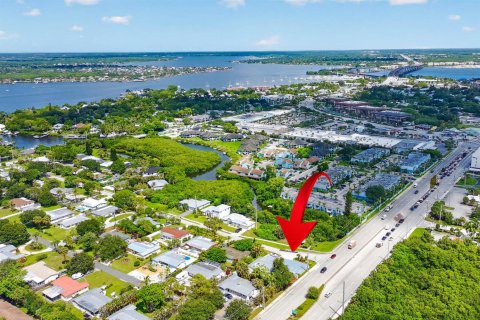 Commercial property in Stuart, Florida № 2353161 - photo 4