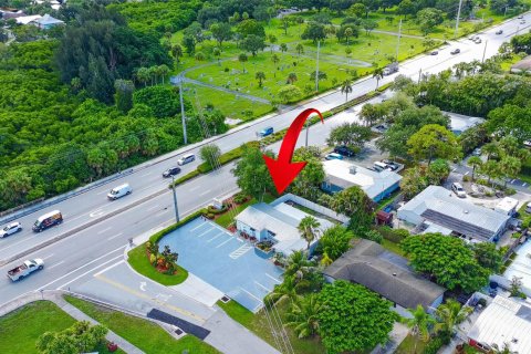 Commercial property in Stuart, Florida № 2353161