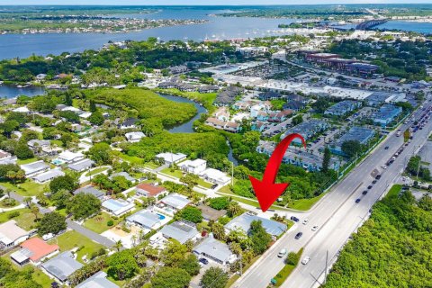 Commercial property in Stuart, Florida № 2353161 - photo 7