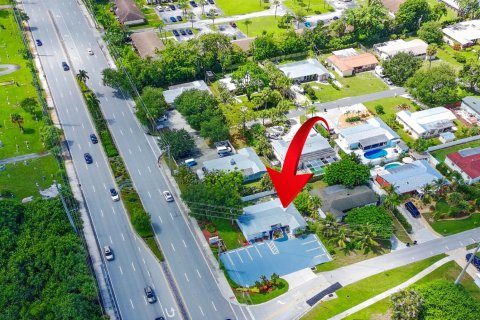 Commercial property in Stuart, Florida № 2353161 - photo 6