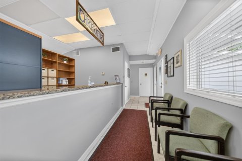 Commercial property in Stuart, Florida № 2353161 - photo 14
