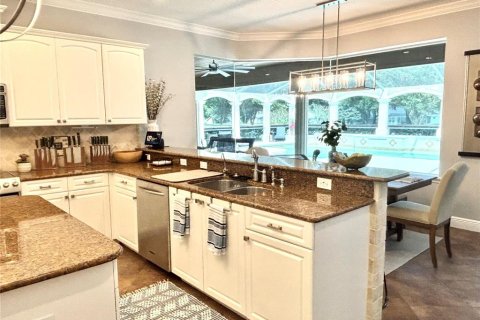 House in DeLand, Florida 6 bedrooms, 400.87 sq.m. № 2317443 - photo 12