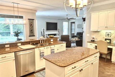 House in DeLand, Florida 6 bedrooms, 400.87 sq.m. № 2317443 - photo 14