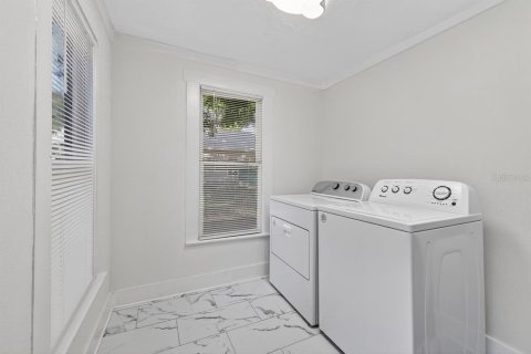 House in Tampa, Florida 3 bedrooms, 124.12 sq.m. № 1801695 - photo 14
