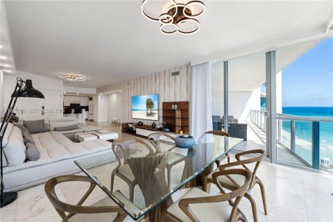 Condominio en alquiler en Hollywood, Florida, 2 dormitorios, 161 m2 № 2044736 - foto 7