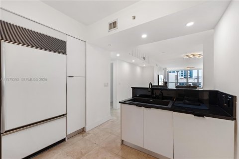 Condominio en alquiler en Hollywood, Florida, 2 dormitorios, 161 m2 № 2044736 - foto 11