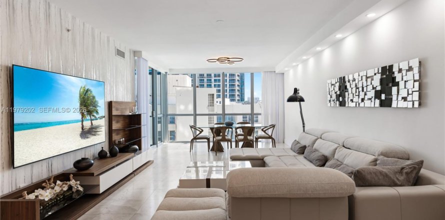 Condominio en Hollywood, Florida, 2 dormitorios  № 2044736