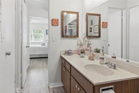 Condo in Saint Petersburg, Florida, 1 bedroom  № 2377905 - photo 20