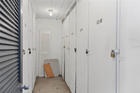 Condo in Saint Petersburg, Florida, 1 bedroom  № 2377905 - photo 29