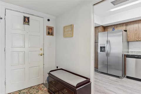 Condo in Saint Petersburg, Florida, 1 bedroom  № 2377905 - photo 11