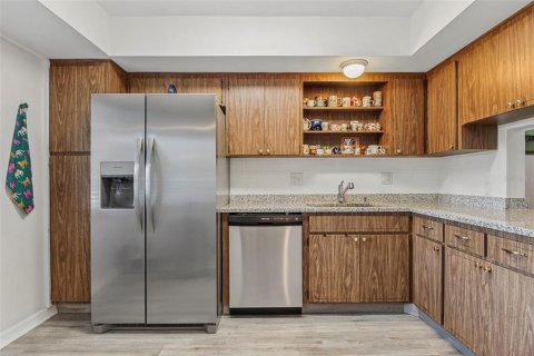 Condo in Saint Petersburg, Florida, 1 bedroom  № 2377905 - photo 3