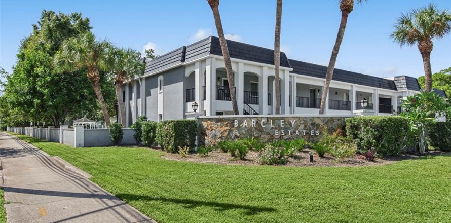 Condo in Saint Petersburg, Florida, 1 bedroom  № 2377905