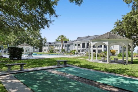 Condo in Saint Petersburg, Florida, 1 bedroom  № 2377905 - photo 24