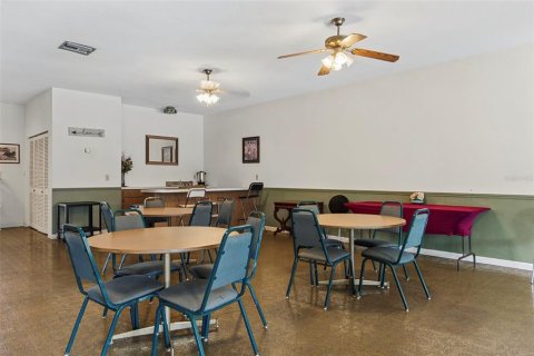 Condo in Saint Petersburg, Florida, 1 bedroom  № 2377905 - photo 25