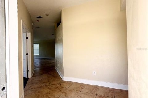 Villa ou maison à louer à Gibsonton, Floride: 3 chambres, 137.68 m2 № 2341616 - photo 2