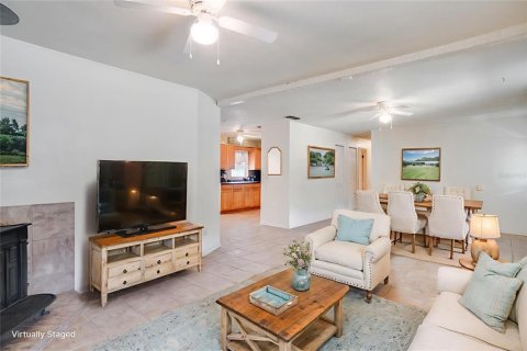 House in DeLand, Florida 3 bedrooms, 113.53 sq.m. № 1824747 - photo 5
