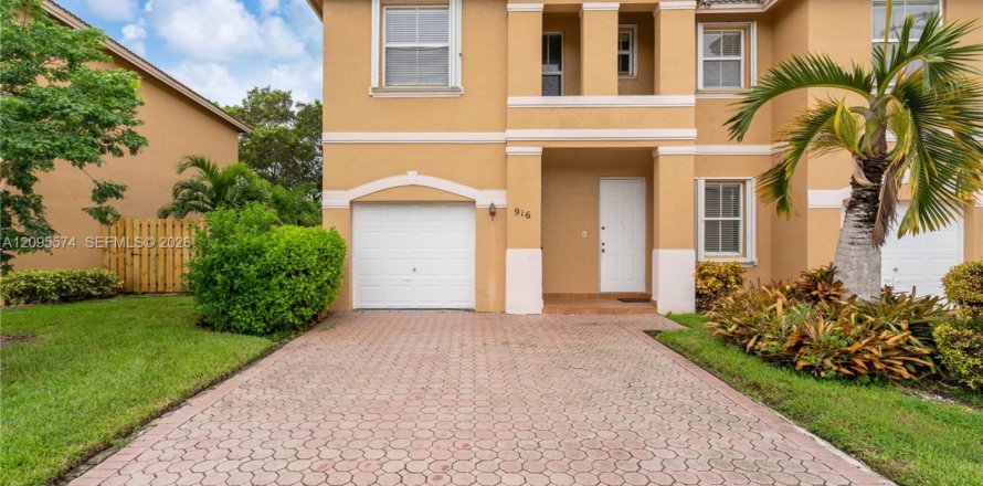 Touwnhouse à Pembroke Pines, Floride 3 chambres, 153.94 m2 № 2385216