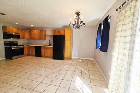 Casa en venta en Stuart, Florida, 3 dormitorios, 99.68 m2 № 2016384 - foto 5