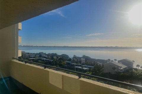 Condo in Clearwater, Florida, 2 bedrooms  № 977225 - photo 2