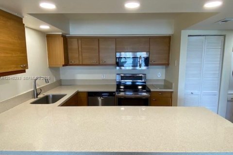 Condo in Fort Lauderdale, Florida, 2 bedrooms  № 2086622 - photo 2