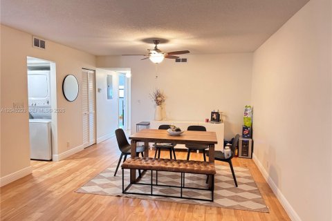 Condo in Fort Lauderdale, Florida, 2 bedrooms  № 2086622 - photo 9