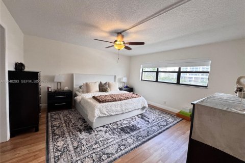 Condo in Fort Lauderdale, Florida, 2 bedrooms  № 2086622 - photo 14