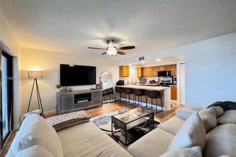 Condo in Fort Lauderdale, Florida, 2 bedrooms  № 2086622 - photo 11