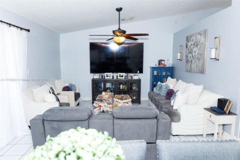Casa en venta en Miami, Florida, 4 dormitorios, 181.44 m2 № 1483040 - foto 21