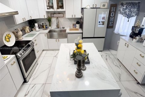 Casa en venta en Miami, Florida, 4 dormitorios, 181.44 m2 № 1483040 - foto 29