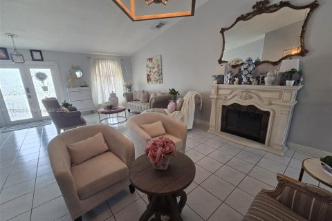 Casa en venta en Miami, Florida, 4 dormitorios, 181.44 m2 № 1483040 - foto 15